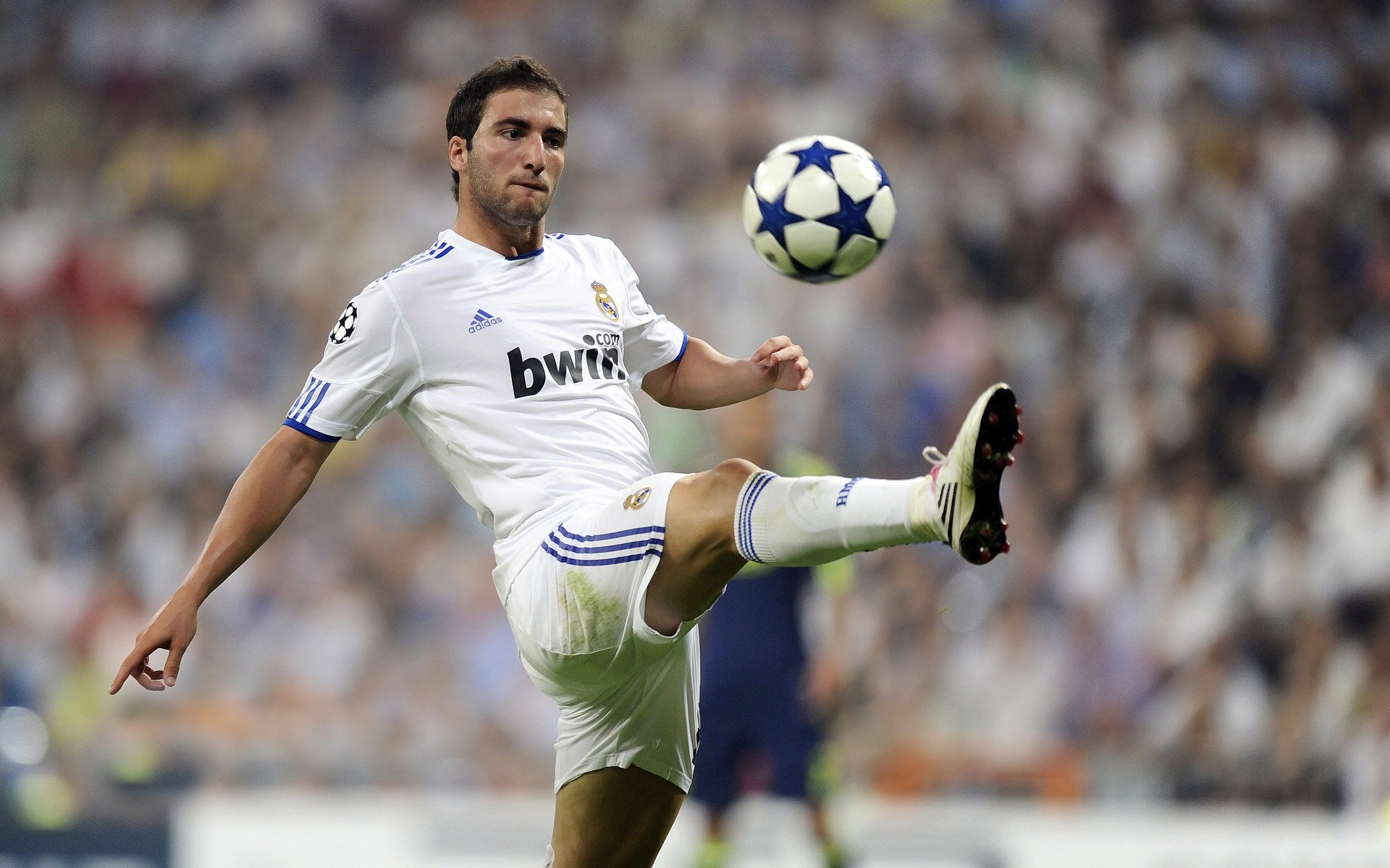 普劳德与劲敌并肩冲刺成焦点,普劳斯集锦